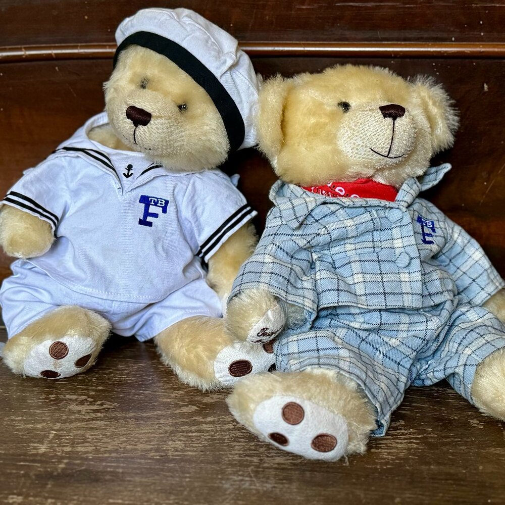 TWO Teddy Bears of Teddybjörnen Fredriksson's for collectors for a price of one